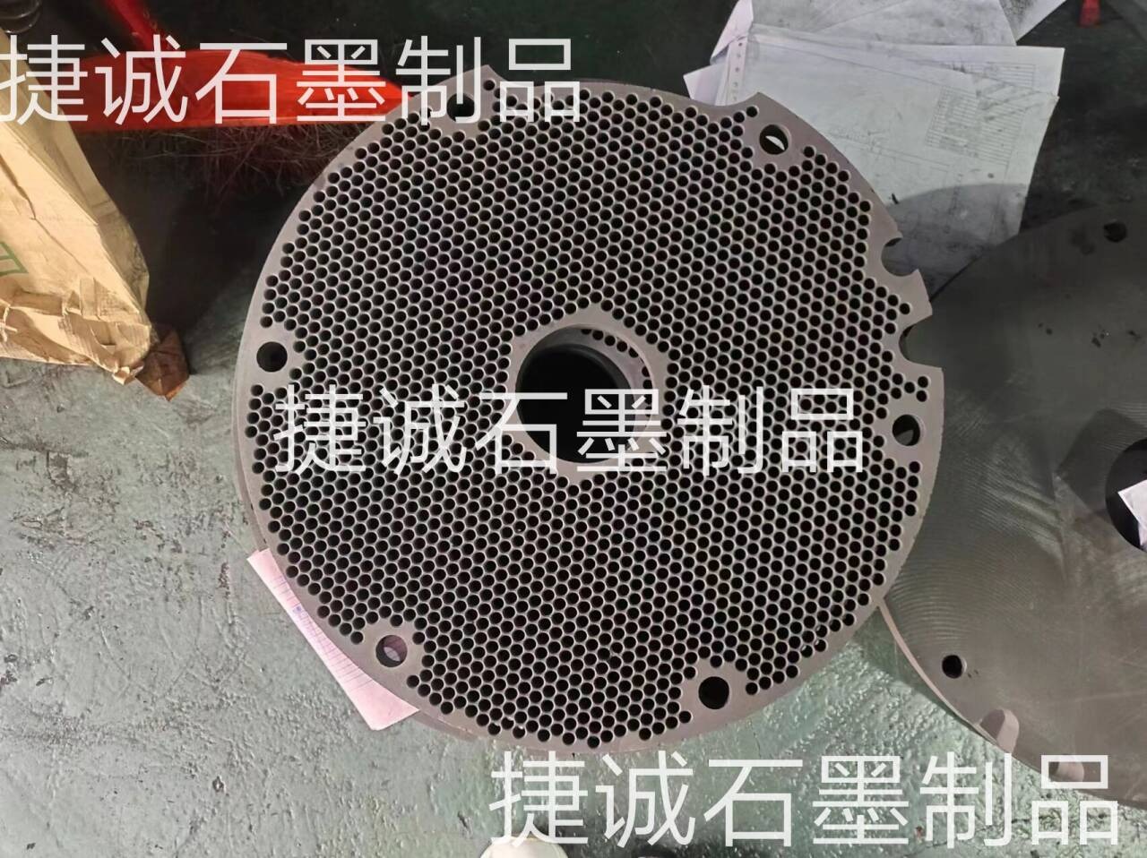 硬質(zhì)合金石墨盤，石墨盤，刀具燒結(jié)石墨盤，石墨盤加工，銅管燒結(jié)石墨盤，燒結(jié)石墨盤，石墨盤加工廠，石墨盤生產(chǎn)廠家，石墨盤廠家